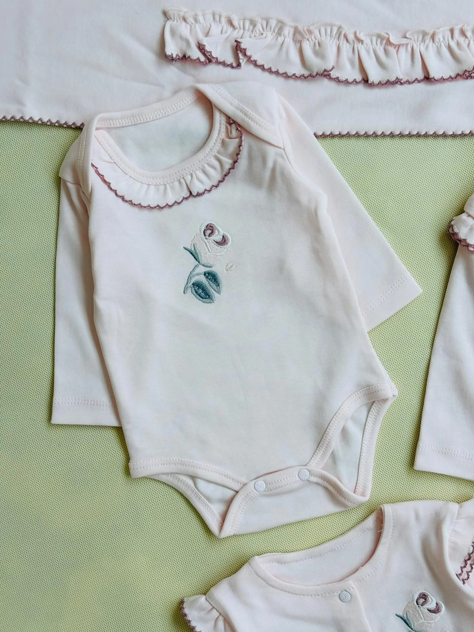 ست بیمارستانی دخترانه ترک ۱۰ تیکه برند Eda baby