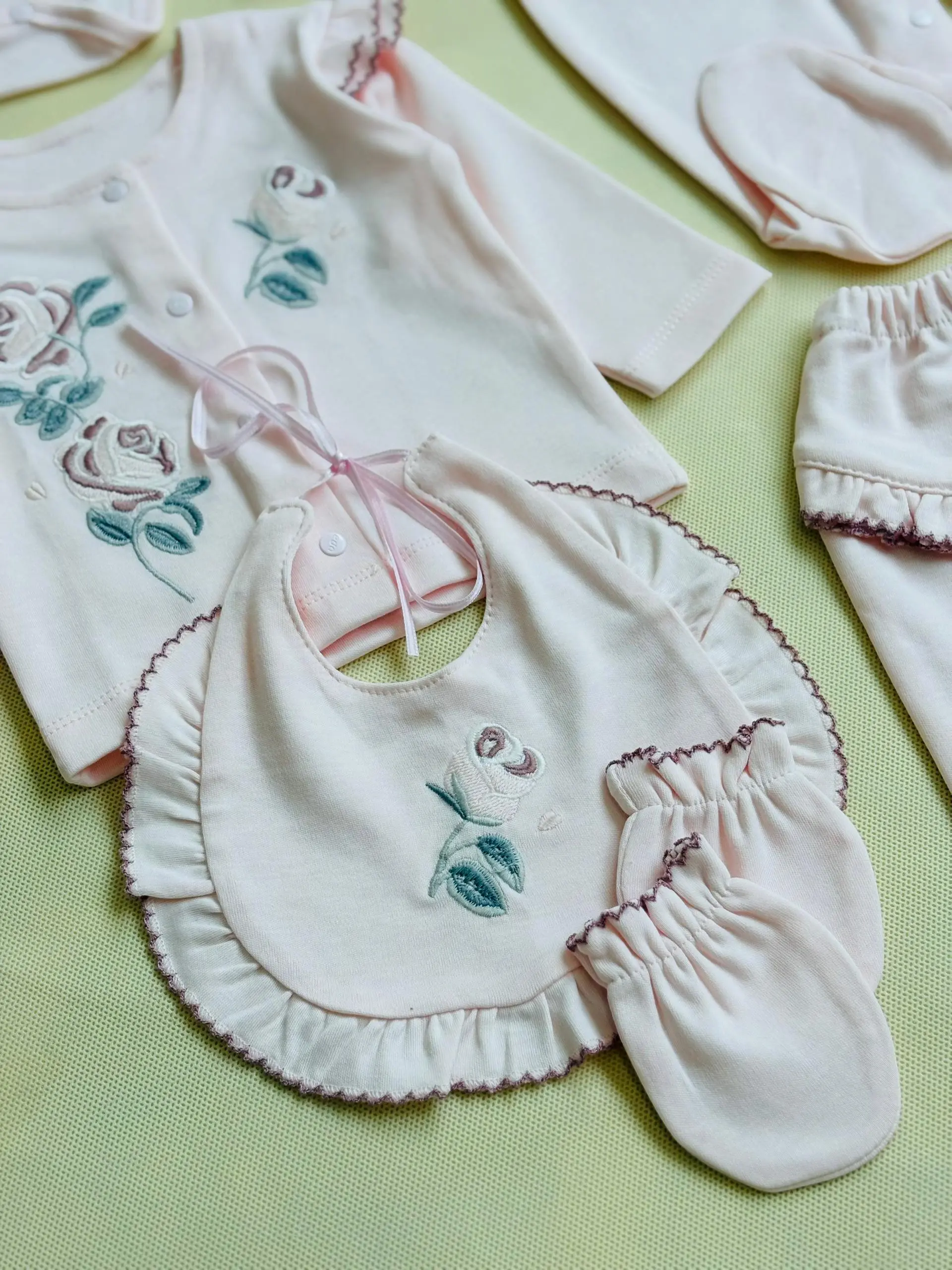 ست بیمارستانی دخترانه ترک ۱۰ تیکه برند Eda baby